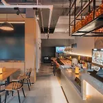 Joy Hongqiao Airport And Railway Hotel