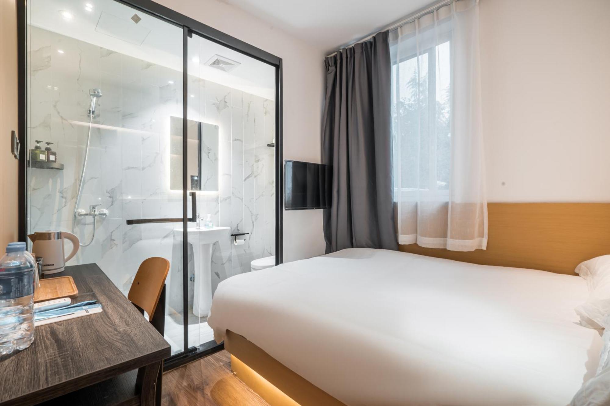 Hotel Joy Hongqiao Airport And Railway